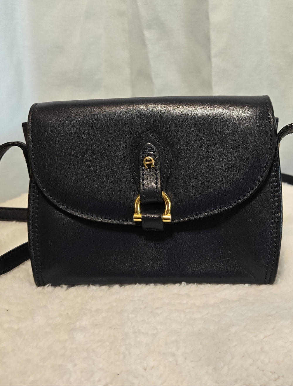 Classic Navy Blue Leather Aigner Crossbody Bag with Gold Hardware
